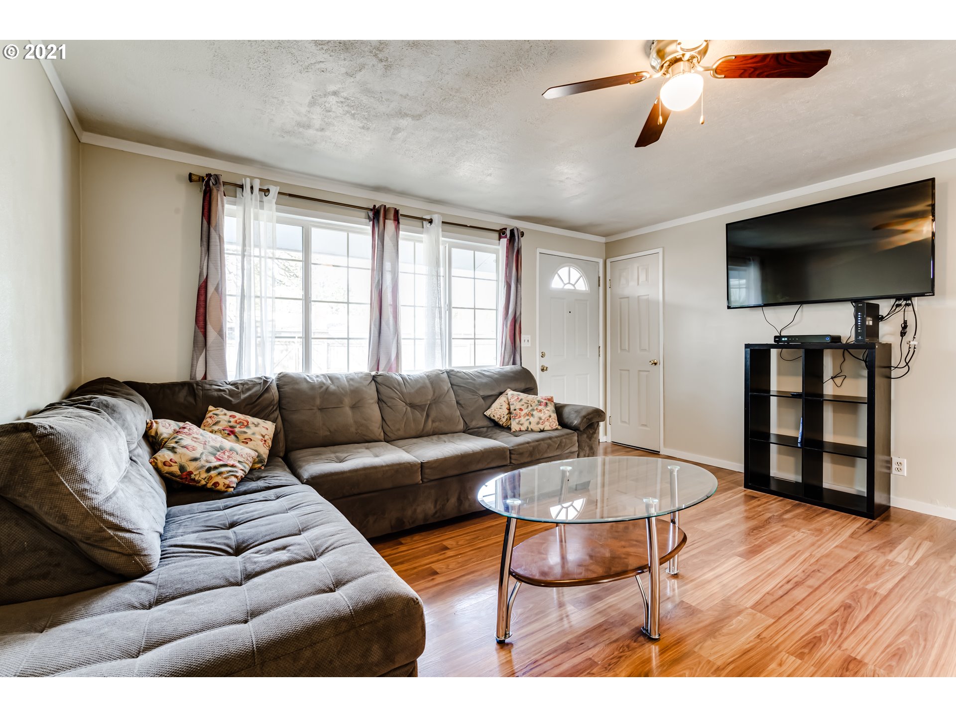 765 26th Place Springfield, OR 97477 - Photo 3 of 17