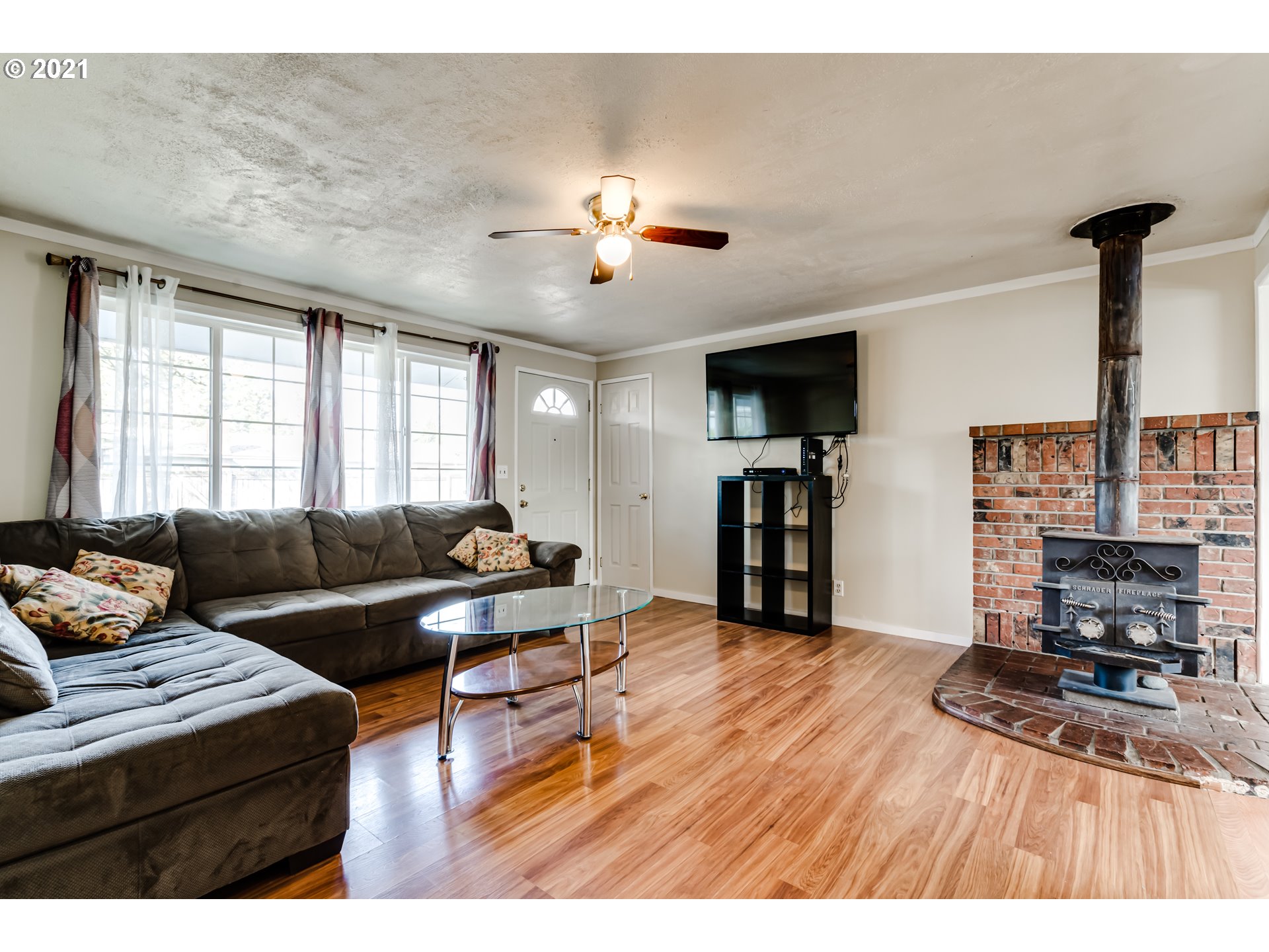 765 26th Place Springfield, OR 97477 - Photo 4 of 17