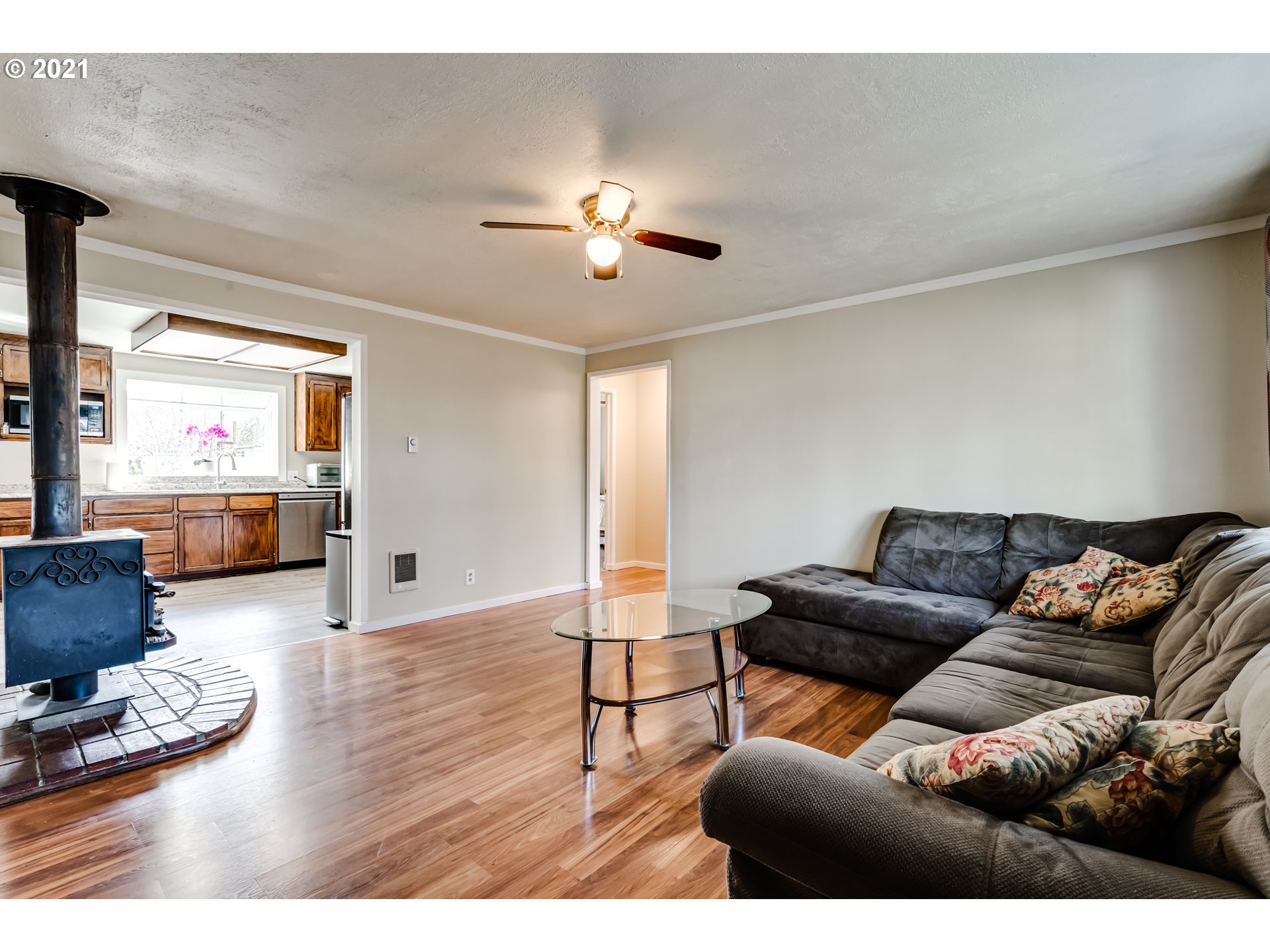 765 26th Place Springfield, OR 97477 - Photo 5 of 17