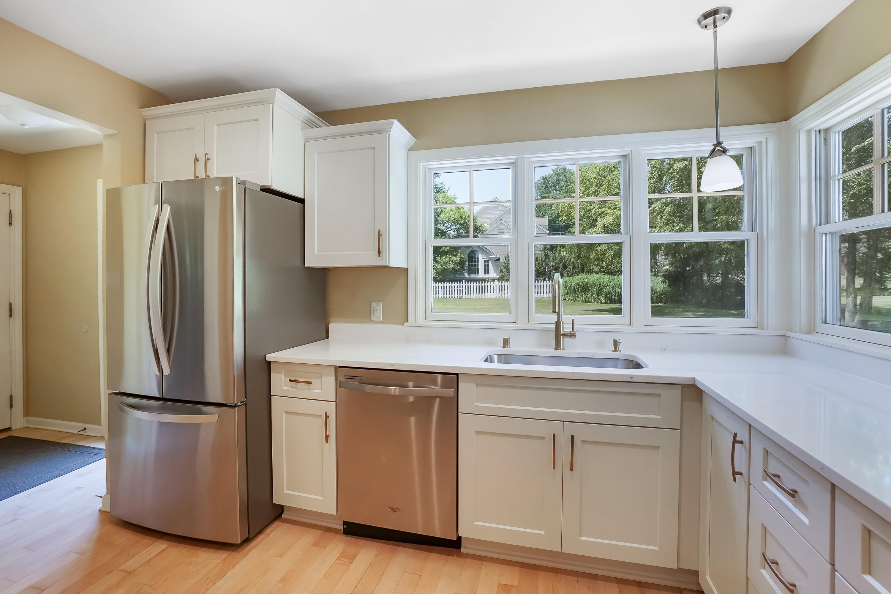 12800 Elmwood Road Elm Grove, WI 53122 - Photo 7 of 41 Kitchen