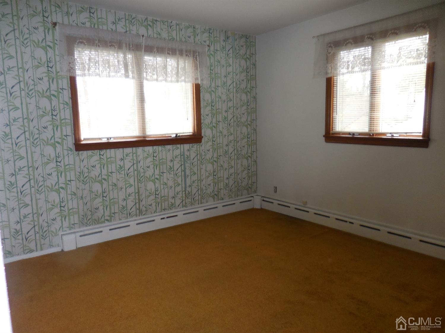 276 Carber Street Bound Brook, NJ 08805 - Photo 22 of 36 a bathroom with a window