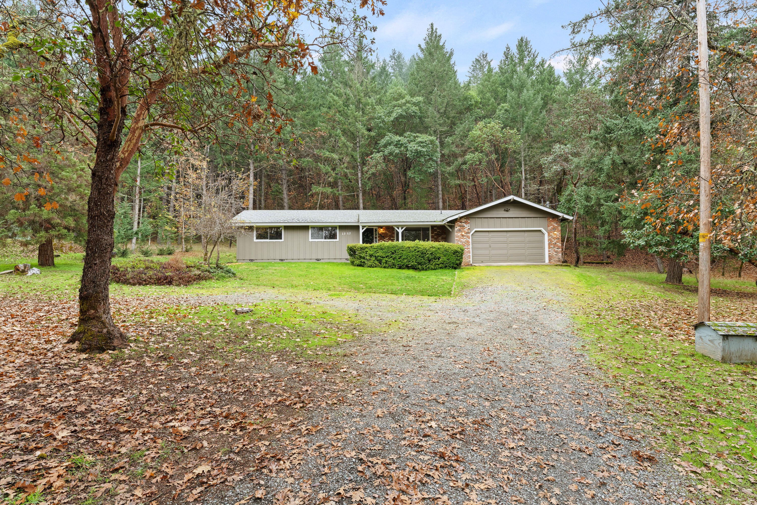 1357 Summit Loop Grants Pass, OR 97527 - Photo 24 of 24 EXT (12 of 13)