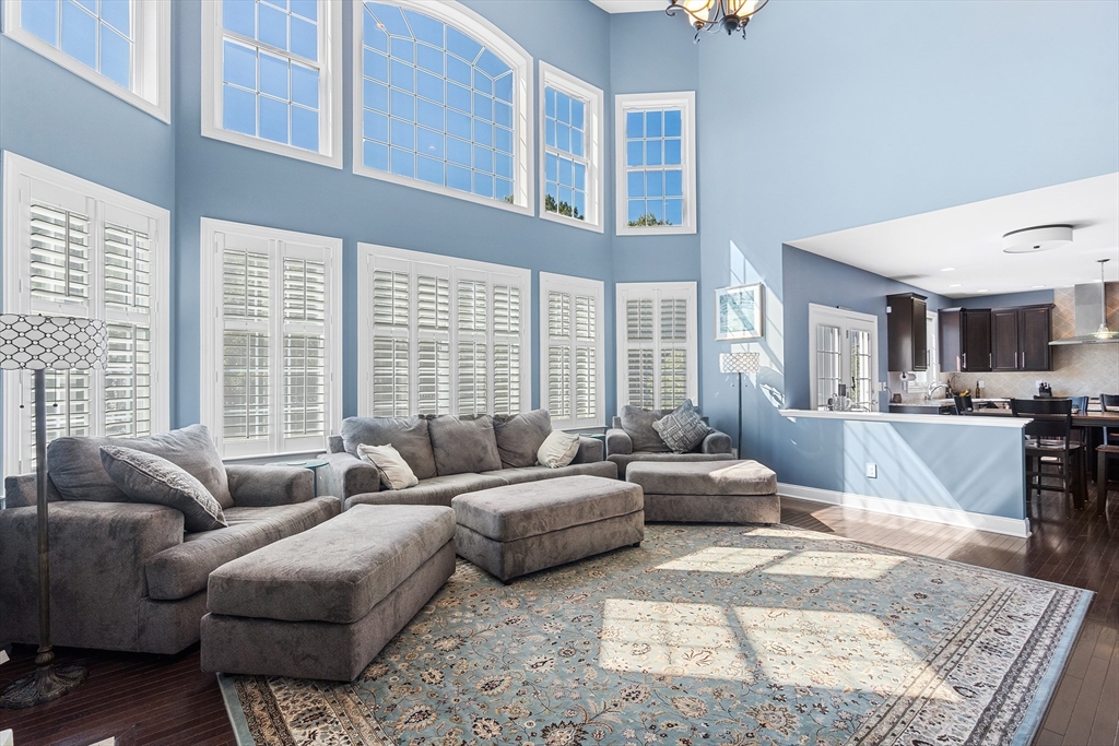 199 Mohawk Path Holliston, MA 01746 - Photo 3 of 35 Gallery Image 3