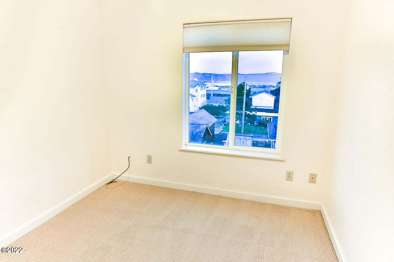 935 Southwest 11th Street Newport, OR 97365 - Photo 37 of 43 bedroom 2