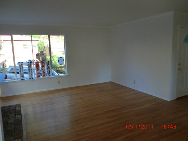 1247 Aspen Drive Pacifica, CA 94044 - Photo 9 of 12 a view of lot of empty room