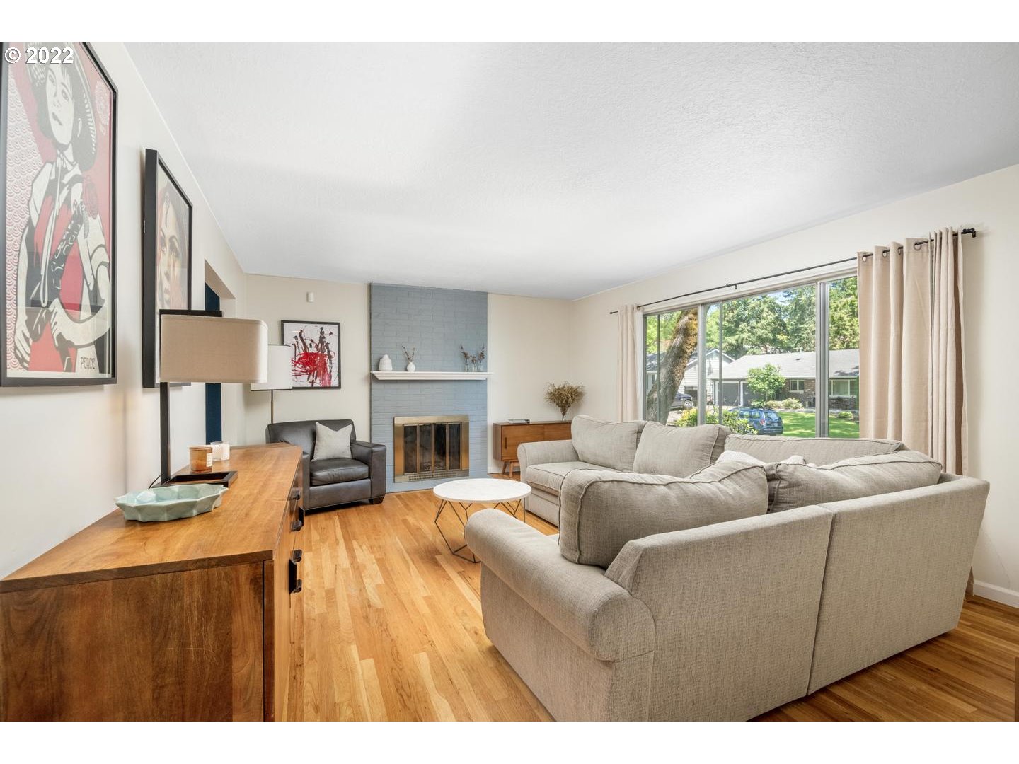 1615 Northwest Murray Road Portland, OR 97229 - Photo 3 of 32 Living Room
