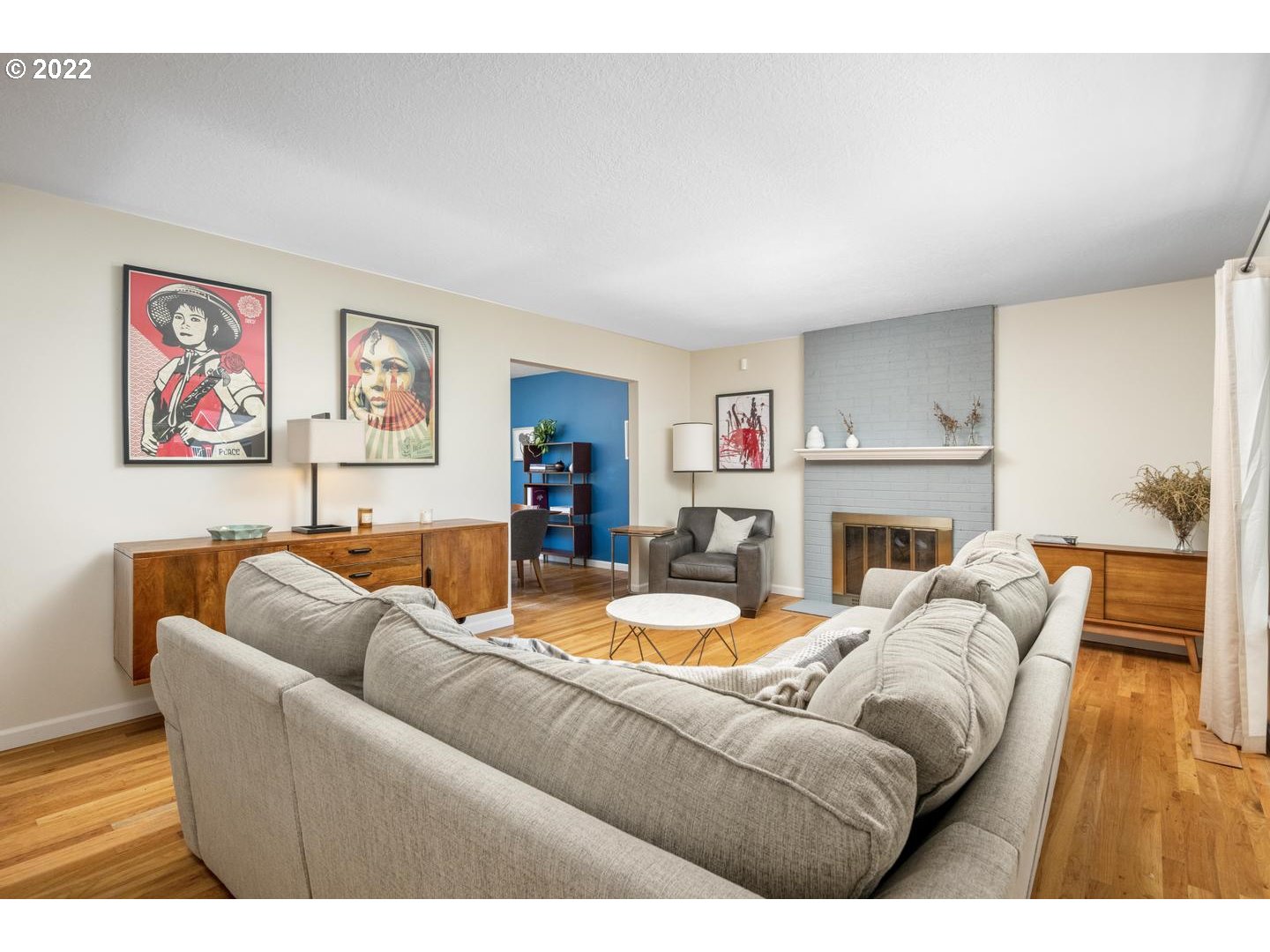 1615 Northwest Murray Road Portland, OR 97229 - Photo 4 of 32 Living Room