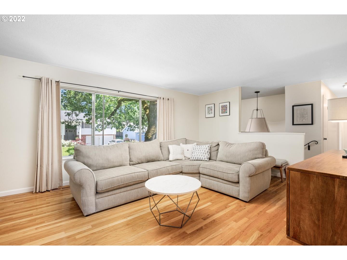 1615 Northwest Murray Road Portland, OR 97229 - Photo 6 of 32 Living Room