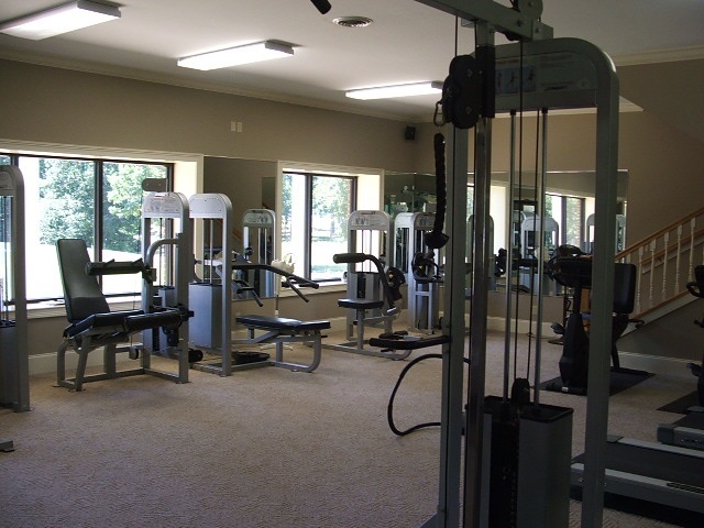 4 Patsy Path Iuka, MS 38852 - Photo 4 of 25 a view of a room with gym equipment