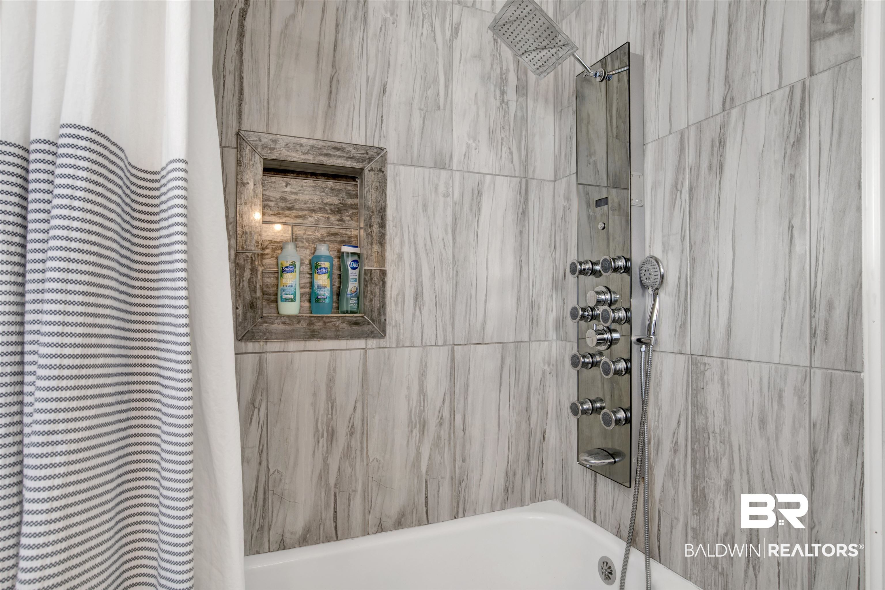 214 Upham Street, Unit 7A Mobile, AL 36607 - Photo 19 of 35 Full bathroom featuring shower / tub combo with curtain