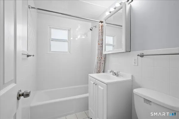 $3,500 | 38 Soundview Avenue, Unit B, Stamford, CT 06902
