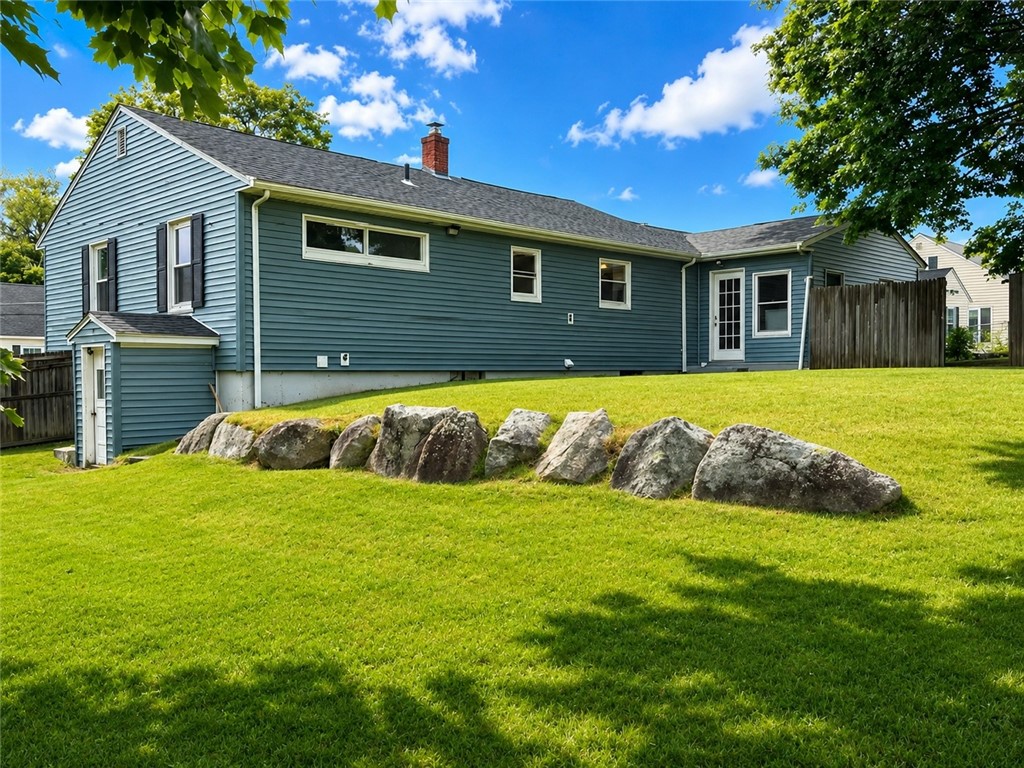 48 Madeleine Avenue Woonsocket, RI 02895 - Photo 2 of 21
