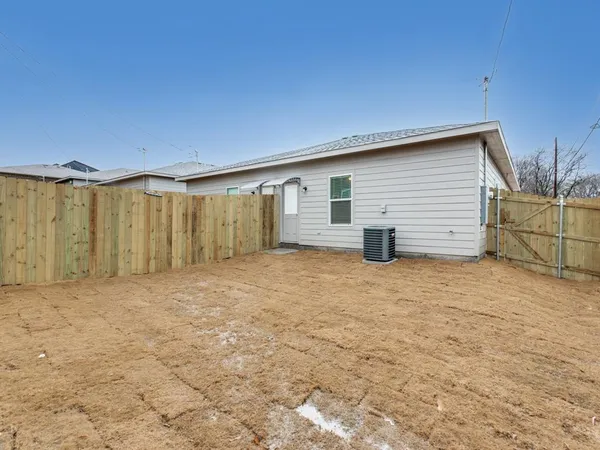 a view of backyard space