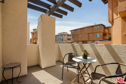 $625,000 | 3711 Baldwin Street, Unit 1304, Los Angeles, CA 90031