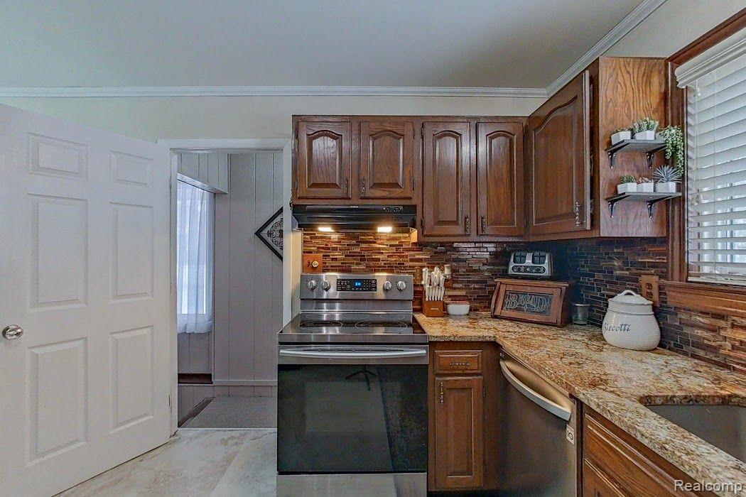 9453 White Lake Road Fenton, MI 48430 - Photo 12 of 48 Gallery Image 12