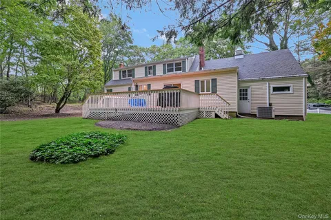 $775,000 | 12 Valley Circle, Miller Place, NY 11764