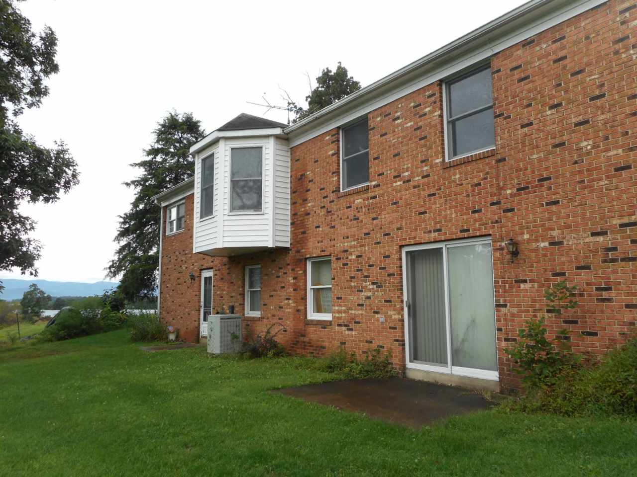 987 Leaksville Road Luray, VA 22835 - Photo 4 of 28 Gallery Image 4