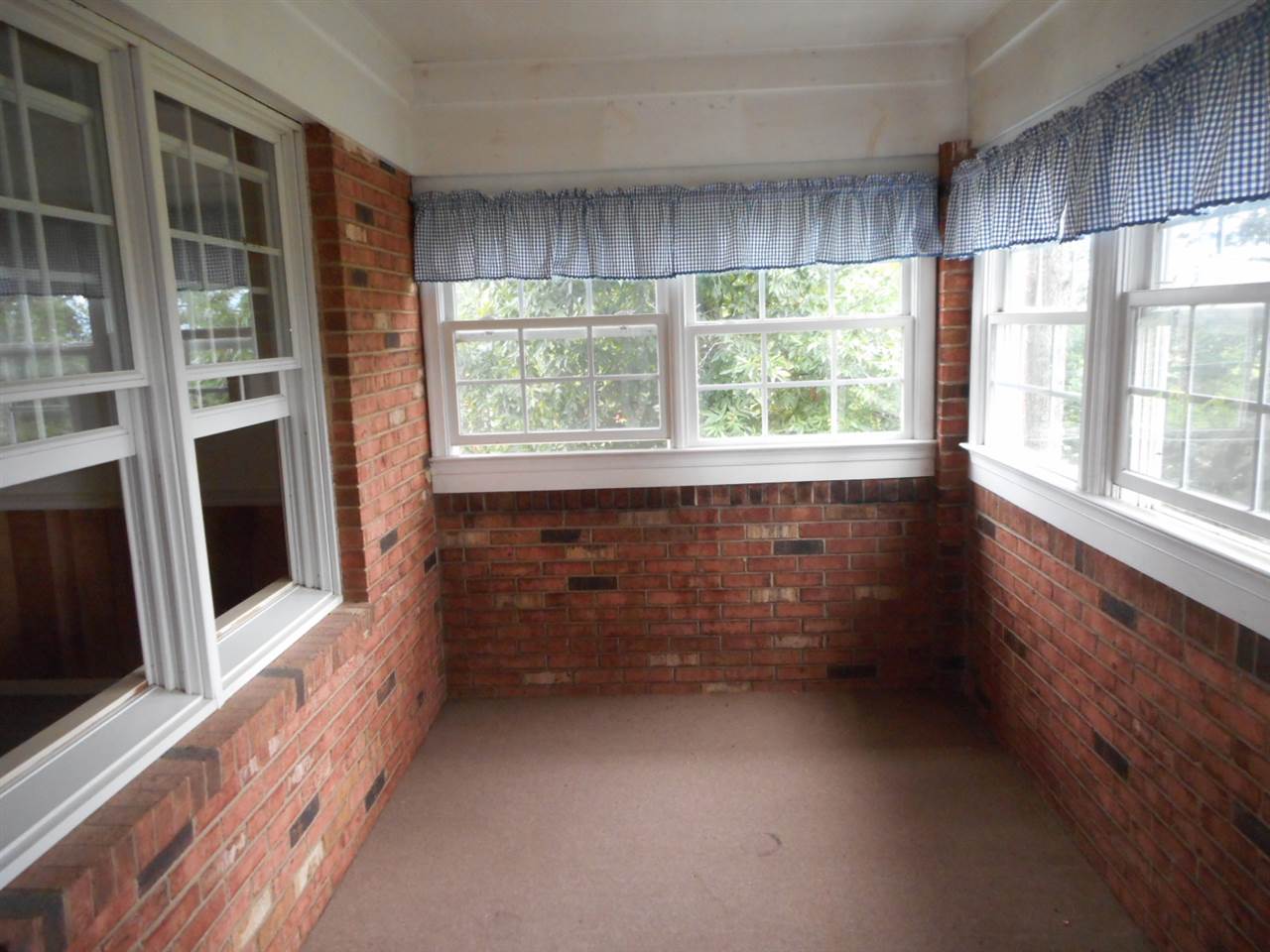 987 Leaksville Road Luray, VA 22835 - Photo 10 of 28 Gallery Image 10