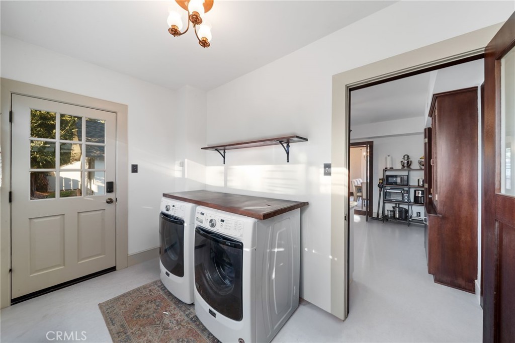 2609 Carlton Place Riverside, CA 92507 - Photo 29 of 75 Laundry