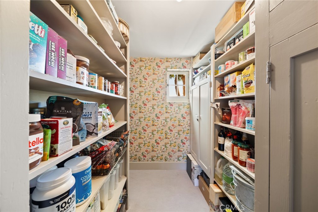 2609 Carlton Place Riverside, CA 92507 - Photo 30 of 75 Pantry