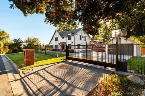 $999,000 | 2609 Carlton Place, Riverside, CA 92507