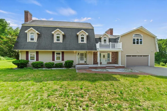 $1,025,000 | 4 Hilltop Drive, Hudson, NH 03051