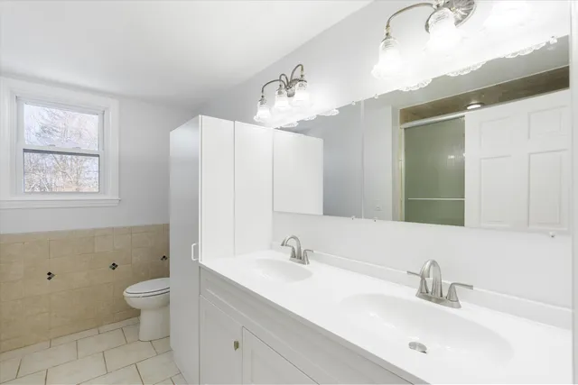 $1,025,000 | 4 Hilltop Drive, Hudson, NH 03051