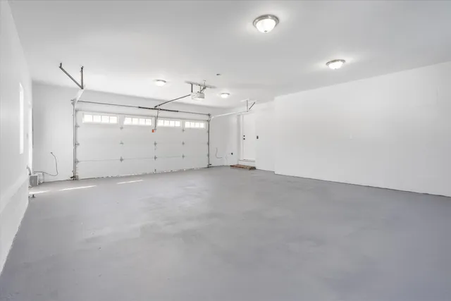 $1,025,000 | 4 Hilltop Drive, Hudson, NH 03051