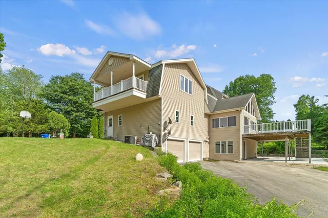 $1,025,000 | 4 Hilltop Drive, Hudson, NH 03051
