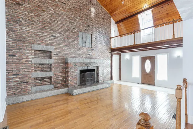 $1,025,000 | 4 Hilltop Drive, Hudson, NH 03051