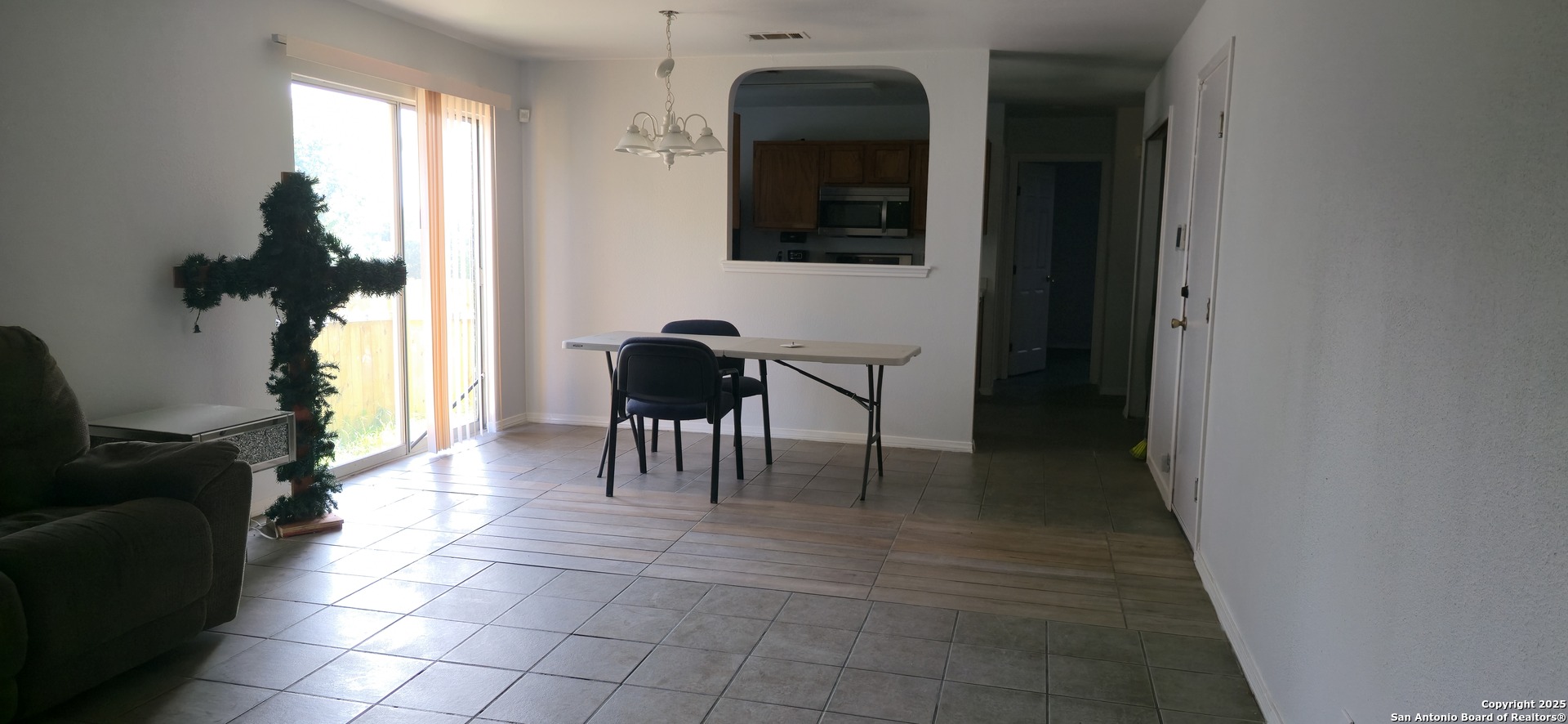 335 Silver Bit San Antonio, TX 78227 - Photo 3 of 7