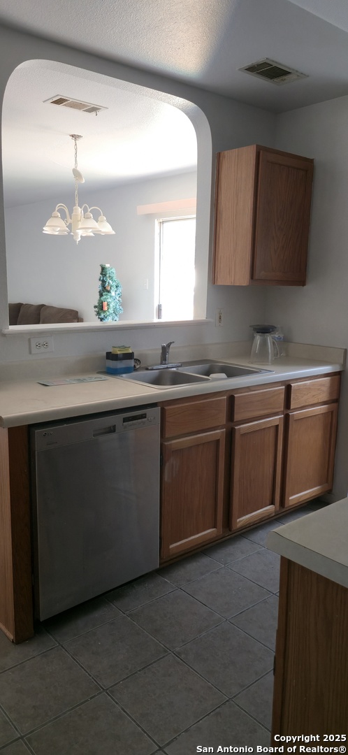 335 Silver Bit San Antonio, TX 78227 - Photo 5 of 7