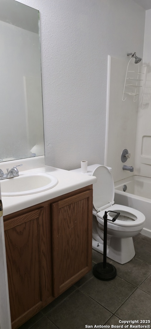 335 Silver Bit San Antonio, TX 78227 - Photo 6 of 7