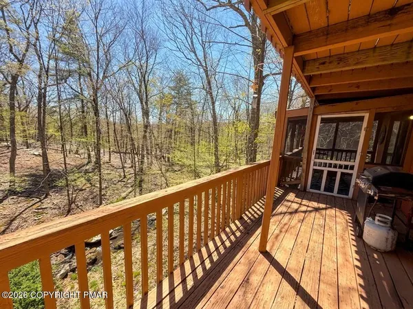 $2,395 | 182 Edinburgh Road, Bushkill, PA 18324