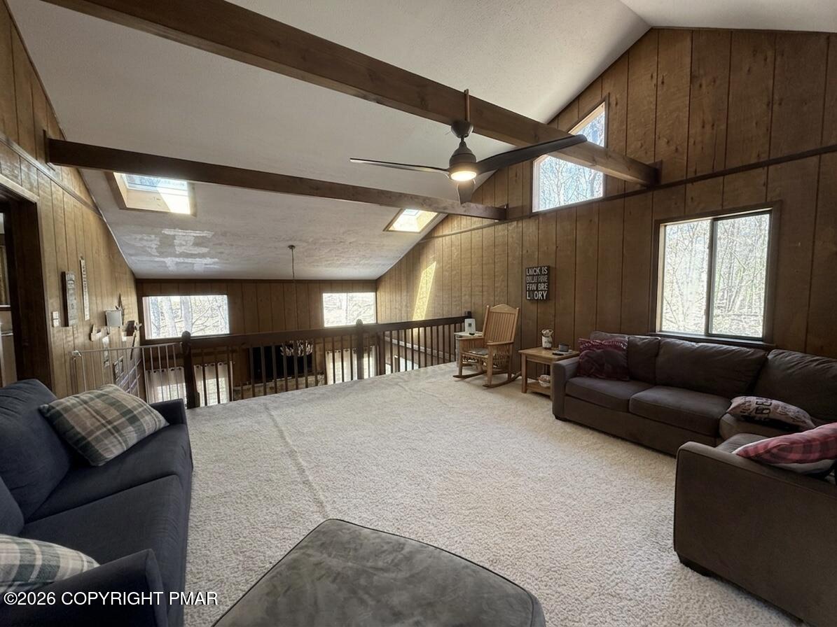 182 Edinburgh Road Bushkill, PA 18324 - Photo 18 of 25 Loft/overlook