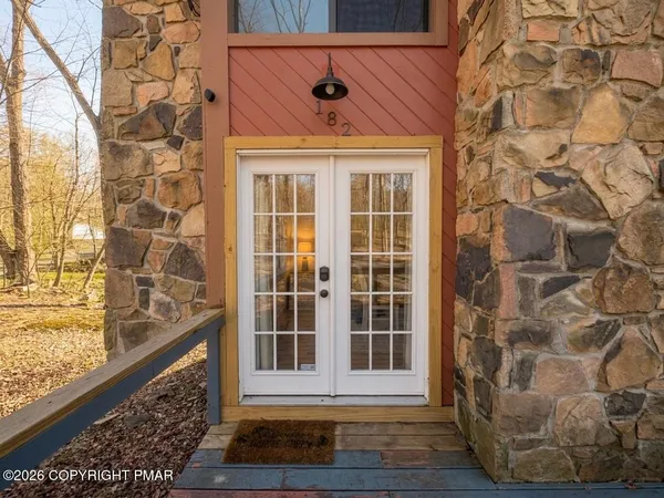$2,395 | 182 Edinburgh Road, Bushkill, PA 18324