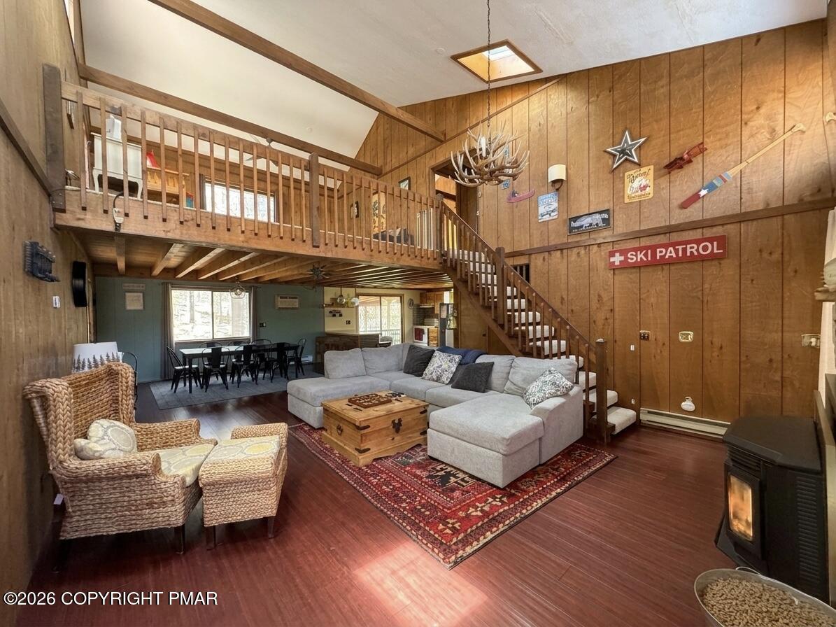 182 Edinburgh Road Bushkill, PA 18324 - Photo 4 of 25 Living room