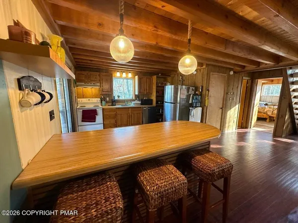 $2,395 | 182 Edinburgh Road, Bushkill, PA 18324