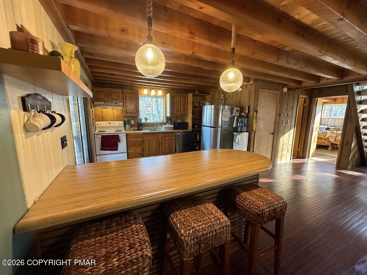 182 Edinburgh Road Bushkill, PA 18324 - Photo 8 of 25 Kitchen