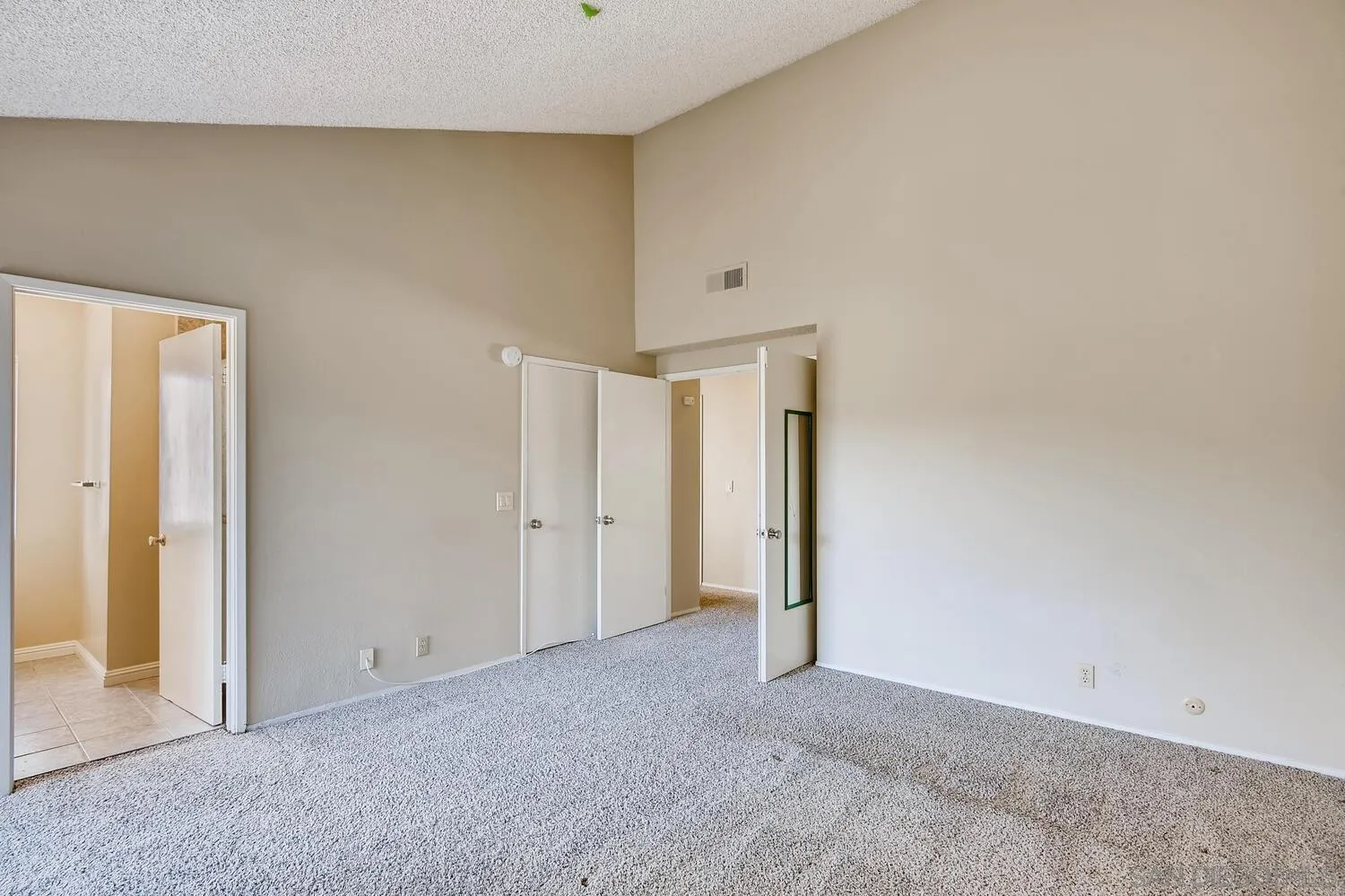 8271 Caminito Modena San Diego, CA 92037 - Photo 8 of 28 a view of an empty room