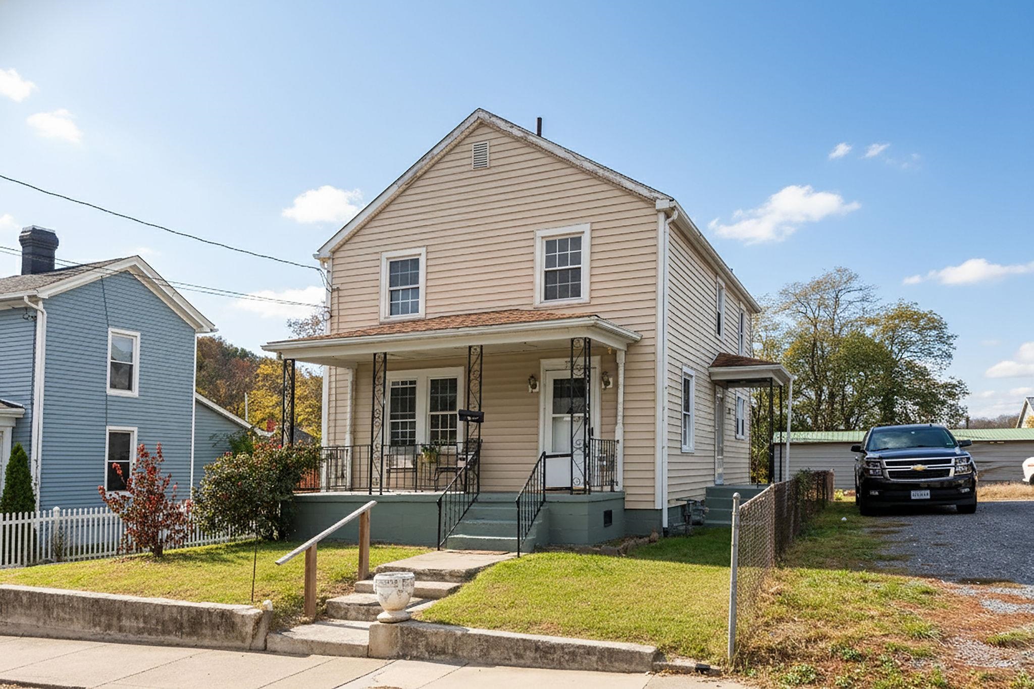 712 Nelson Street Staunton, VA 24401 - Photo 26 of 30 a front view of a house with garden