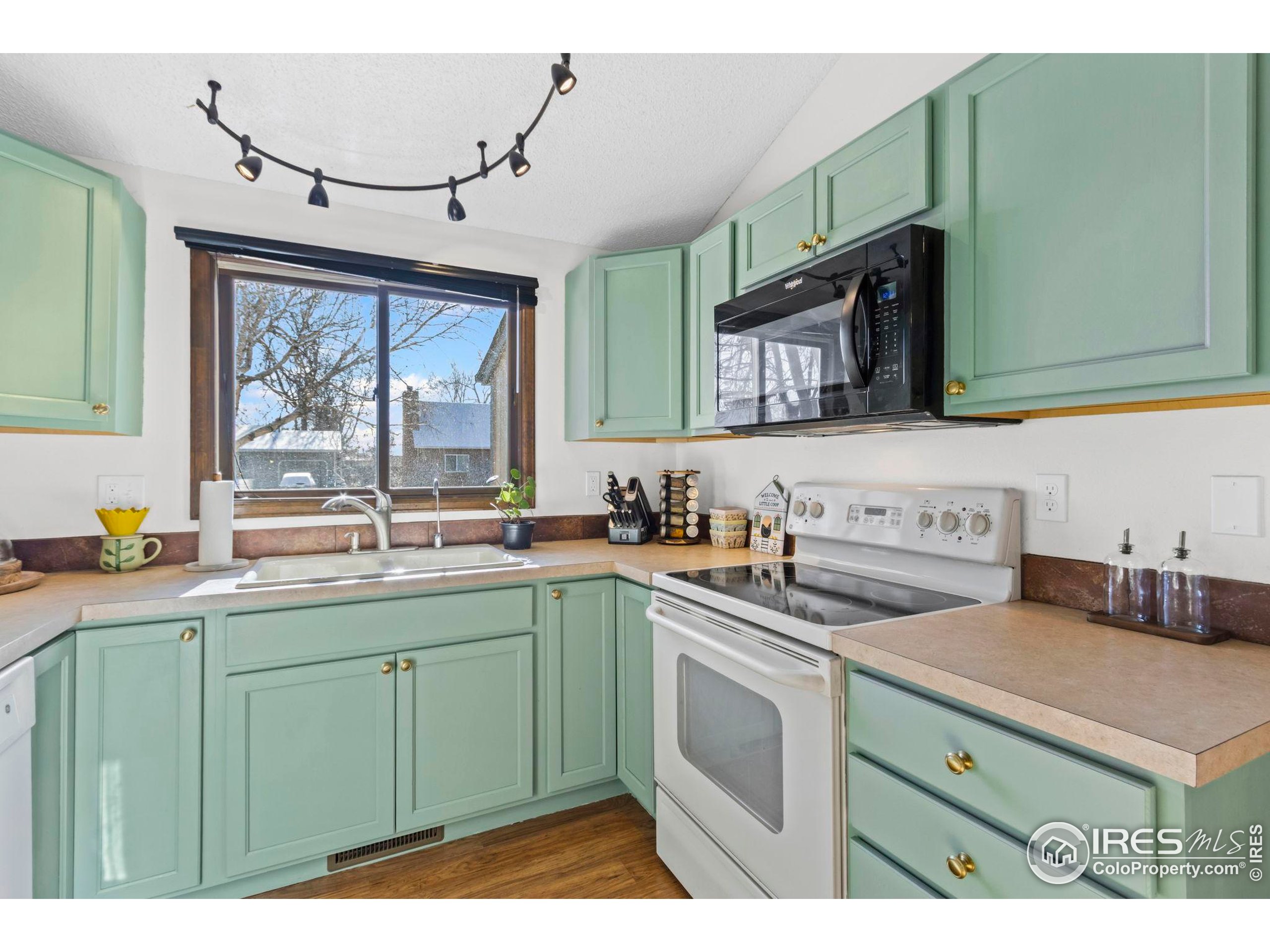 2800 West Stuart Street Fort Collins, CO 80526 - Photo 9 of 46