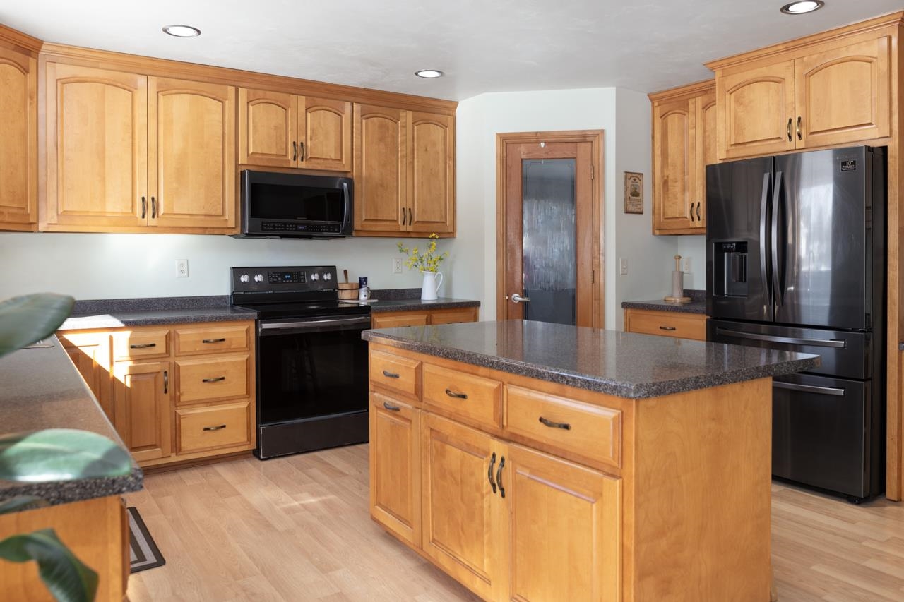 2919 Hornsby Way Green Bay, WI 54313 - Photo 14 of 26