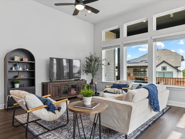 $600,000 | 9001 Centurion Path, Austin, TX 78744