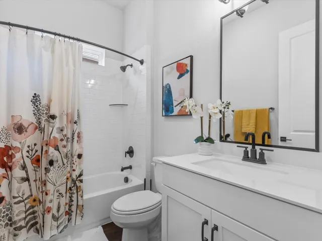 $600,000 | 9001 Centurion Path, Austin, TX 78744