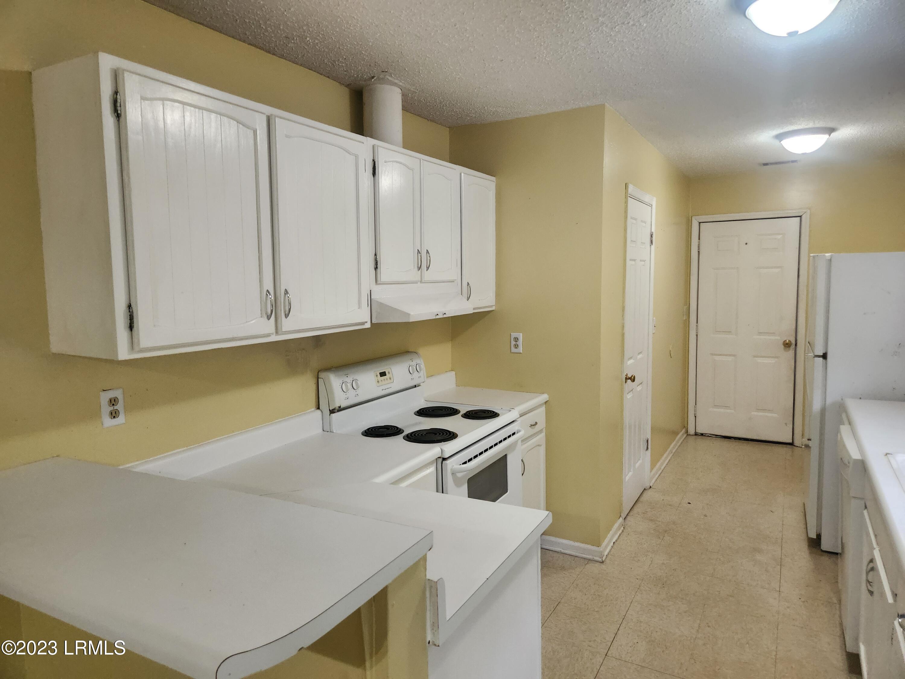 1408 Battery Creek Road Beaufort, SC 29902 - Photo 7 of 17 f