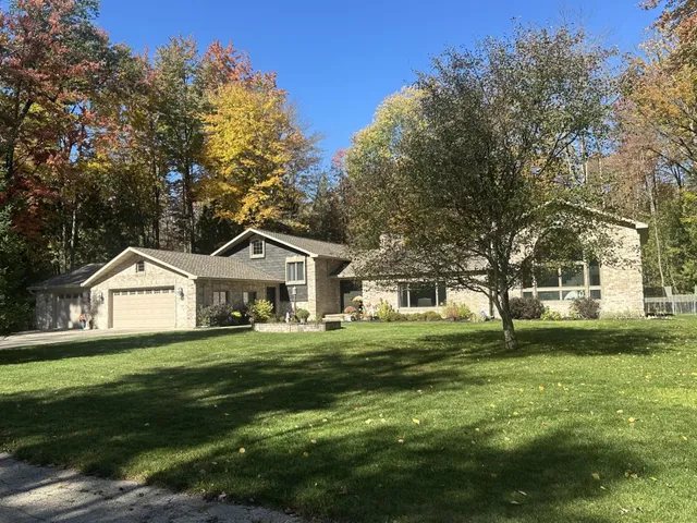 $799,900 | 450 Marnie Lane, Peshtigo, WI 54157