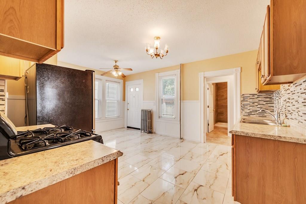 33 Berkeley Street Springfield, MA 01109 - Photo 13 of 38 Gallery Image 13