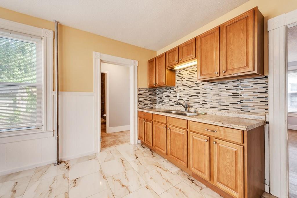 33 Berkeley Street Springfield, MA 01109 - Photo 14 of 38 Gallery Image 14