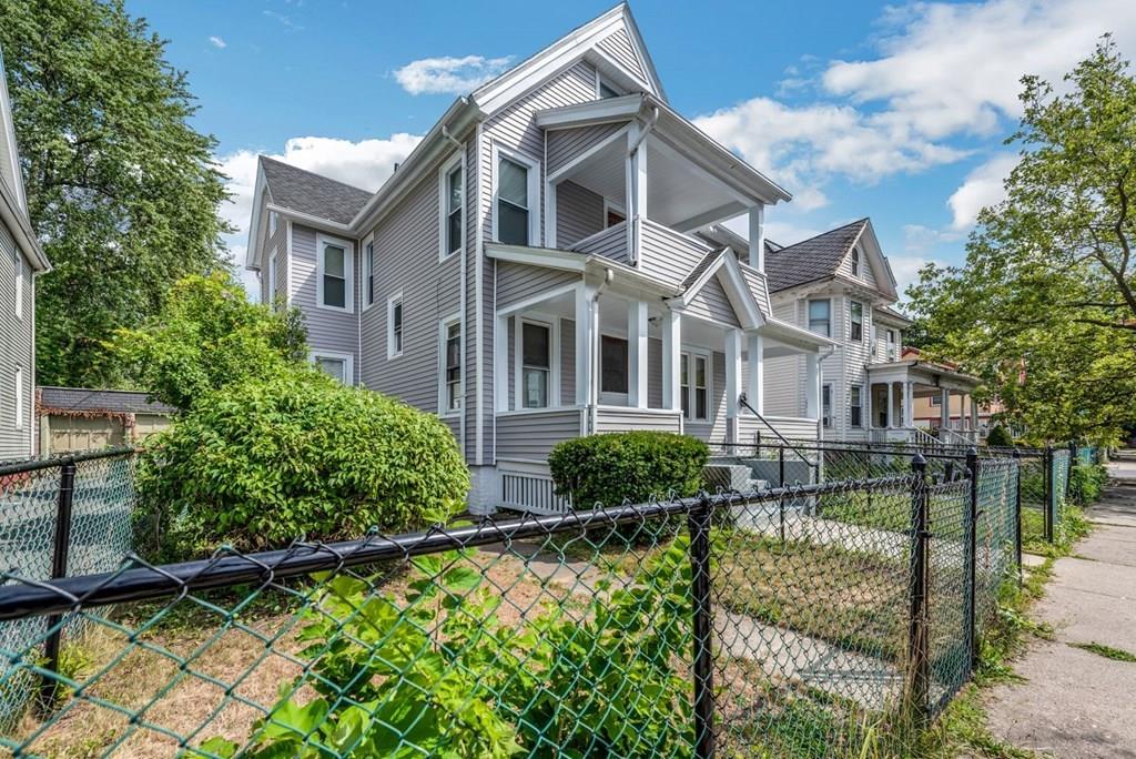 33 Berkeley Street Springfield, MA 01109 - Photo 2 of 38 Gallery Image 2